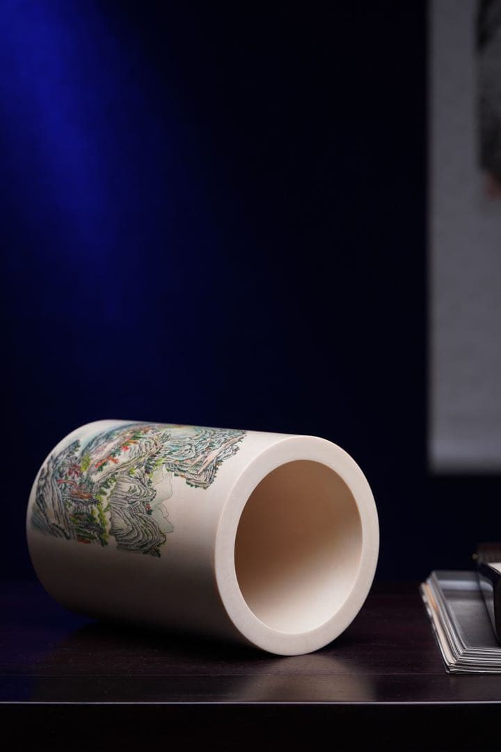 天然マンモス牙美しい手作り彫刻　山水筆筒　置物