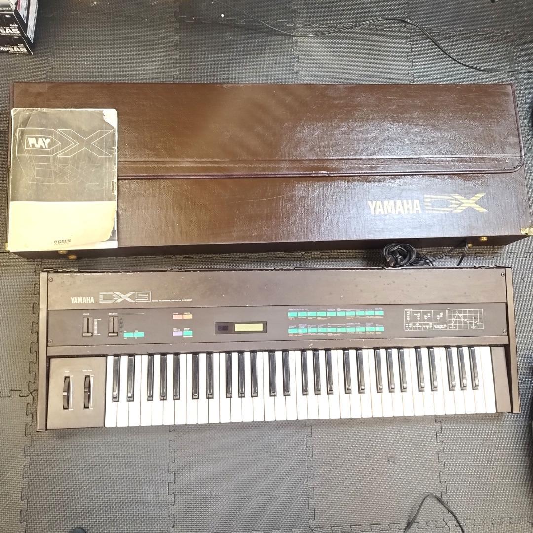 YAMAHA DX9 キーボード　純正専用ケース付　 シンセサイザー　ヤマハ