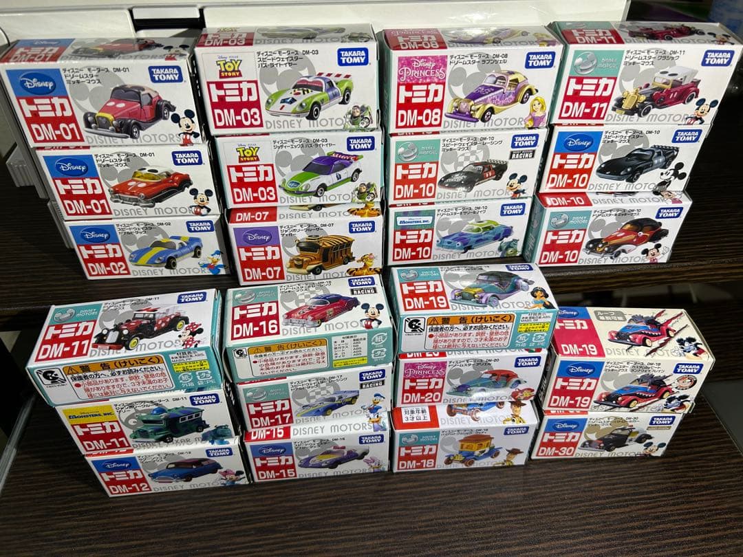 トミカ　ディズニー　７０台セット　東京ディズニーリゾートほか