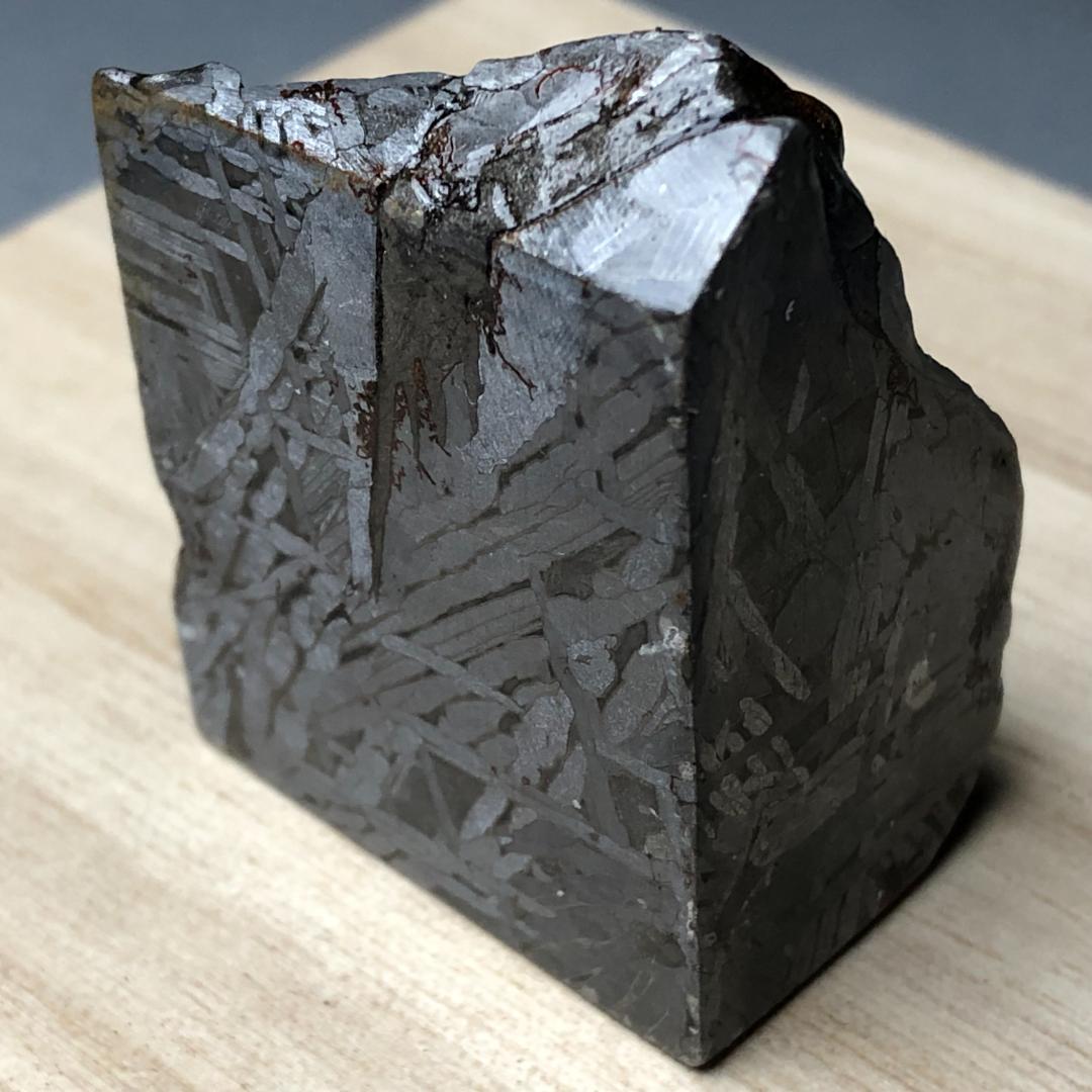 草*真様 隕石 鉄隕石　アルタイ隕石　外皮付き　ナチュラル 重さ約120ｇ　ケー