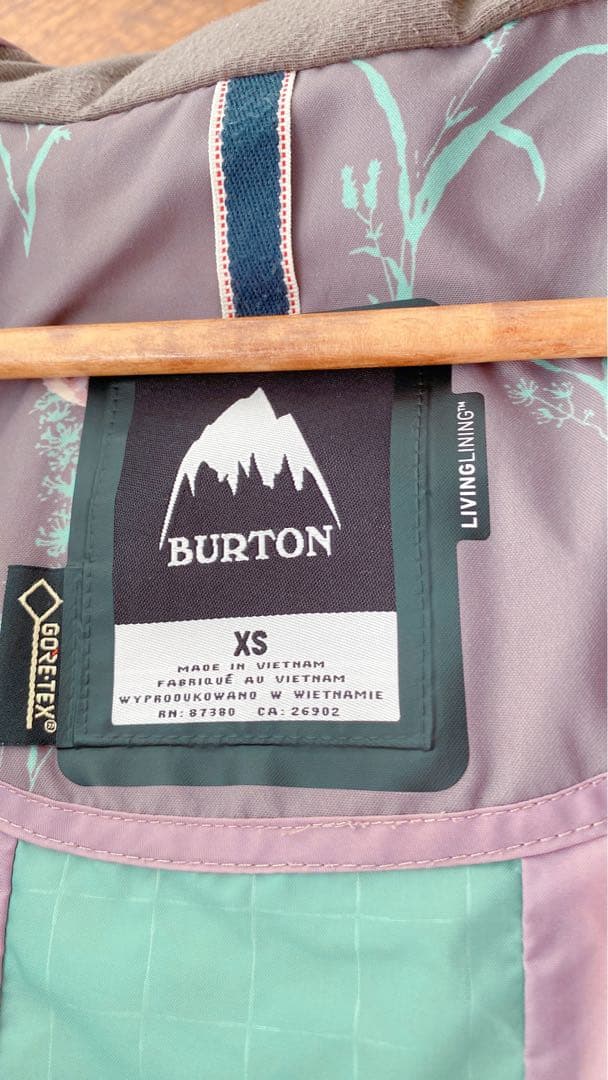 バートンゴアテックスアウター花柄