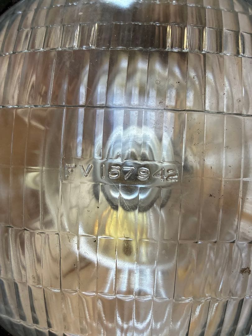 イギリス陸軍 放出品 車輌用前照灯 FV157942 実物