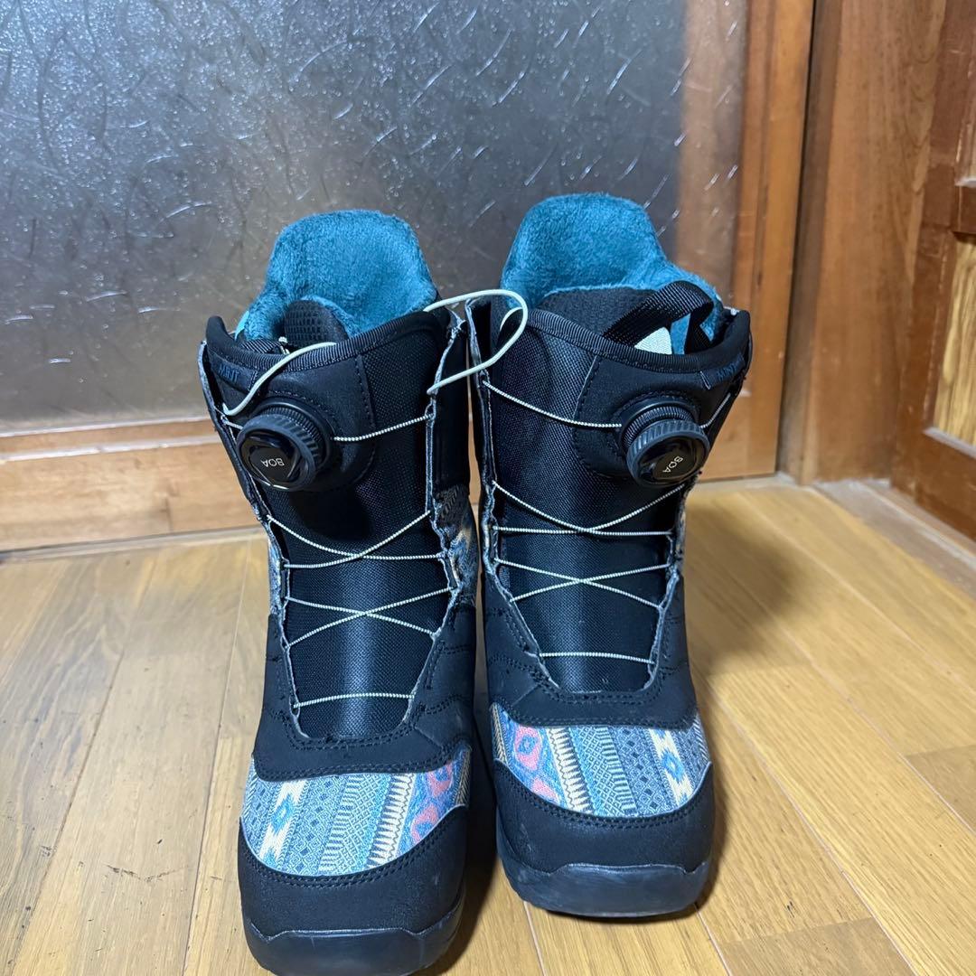 ✨ほぼ未使用✨　BURTON　MINT スノーボードブーツ　レディース　24cm