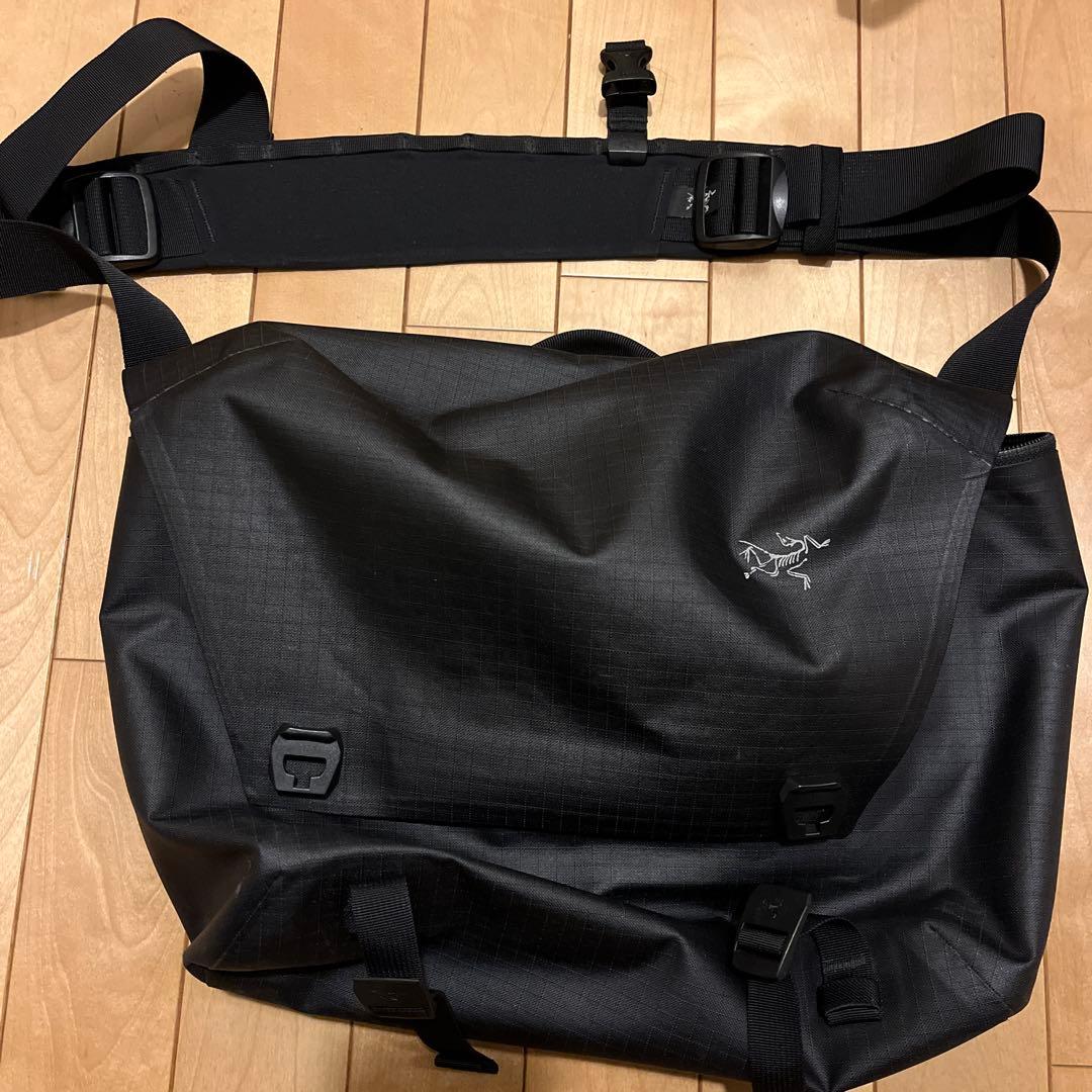 arc'teryx メッセンジャーバッグ