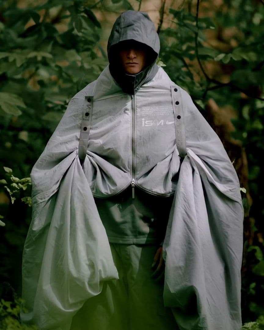 Nike ISPA morph Poncho テント