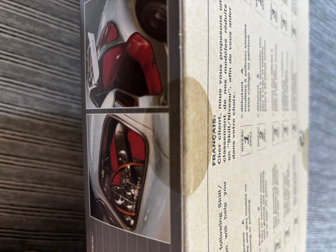 Revell Mercedes 300 SLR 1:24 プラモデル