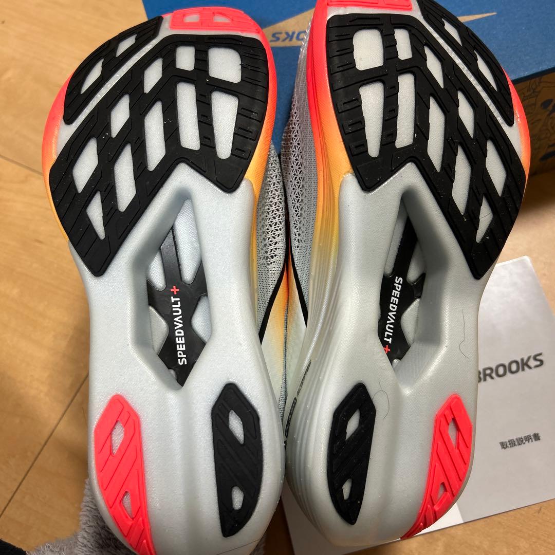 BROOKS ブルックス　ハイペリオンエリート4 25.5 ユニセックス