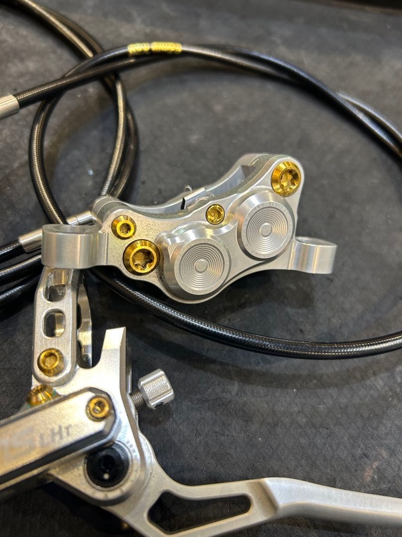 LEWIS LHT 4ピストン　チタンブレーキ　ローターおまけ付き