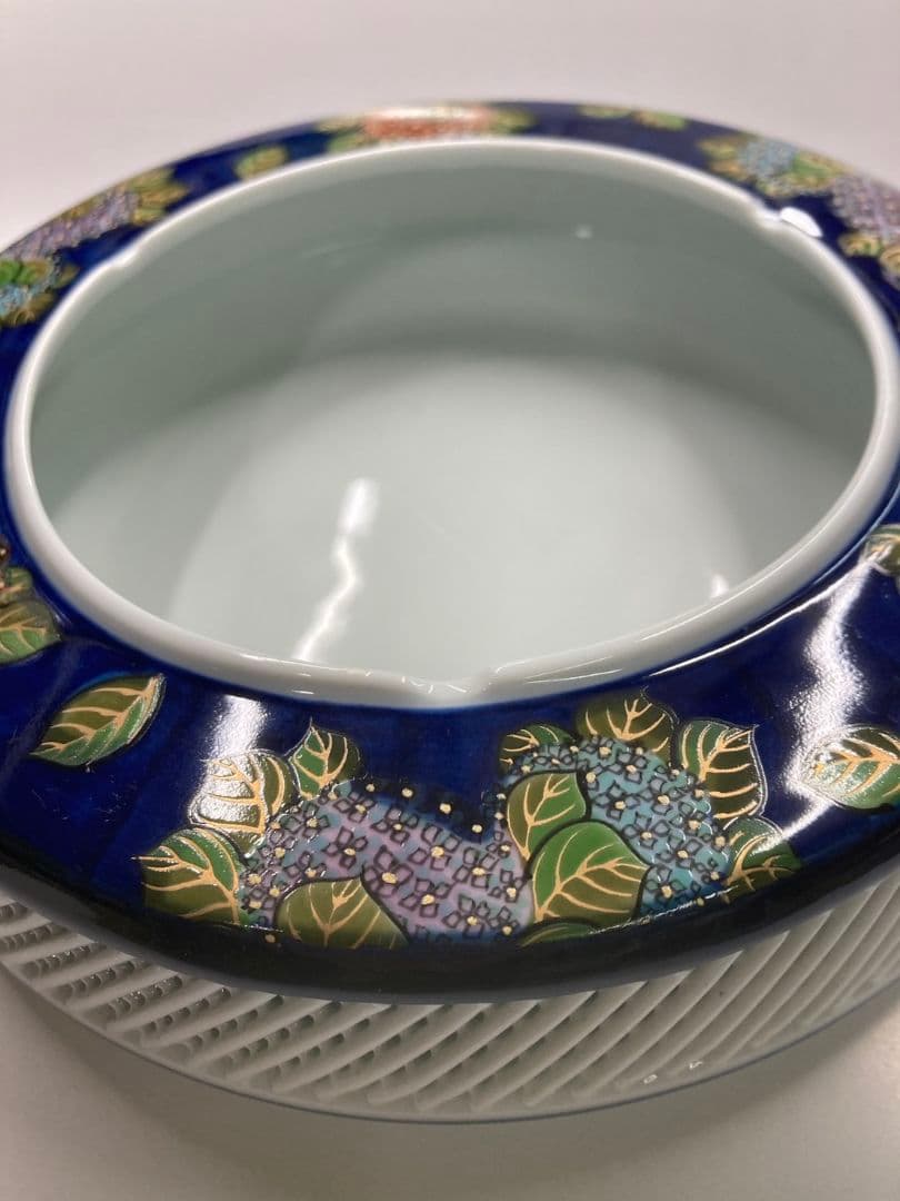 新品　希少　有田焼　紫陽花柄　灰皿　透かし網目焼 琴峰窯　峰之作