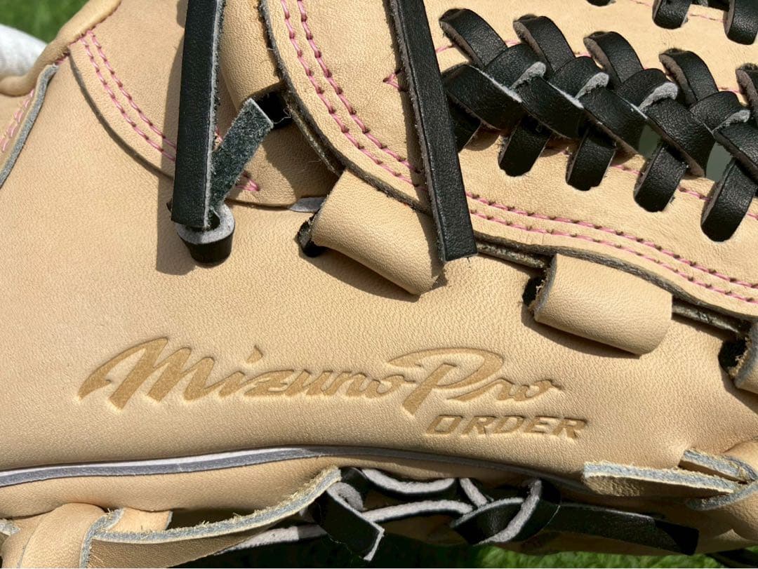 ミズノプロ　硬式　オーダー　HAGA　村上　内野用　定価71,500円　グラブ