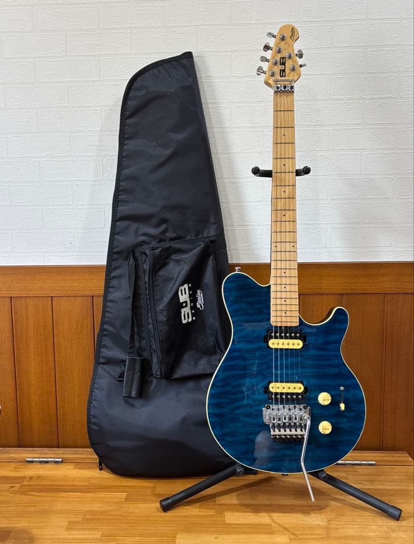 希少 Sterling by MUSIC MAN SUB AX4 TBL