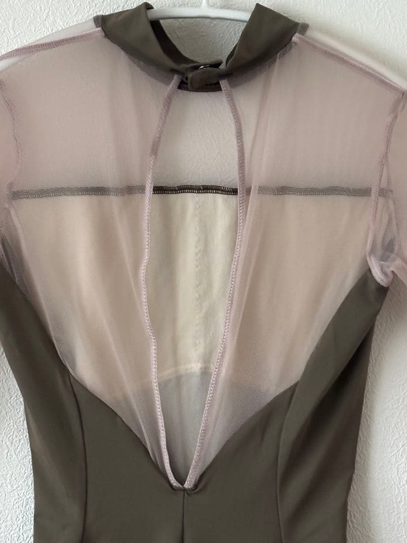 Nela モデル　ロングスリーブレオタード