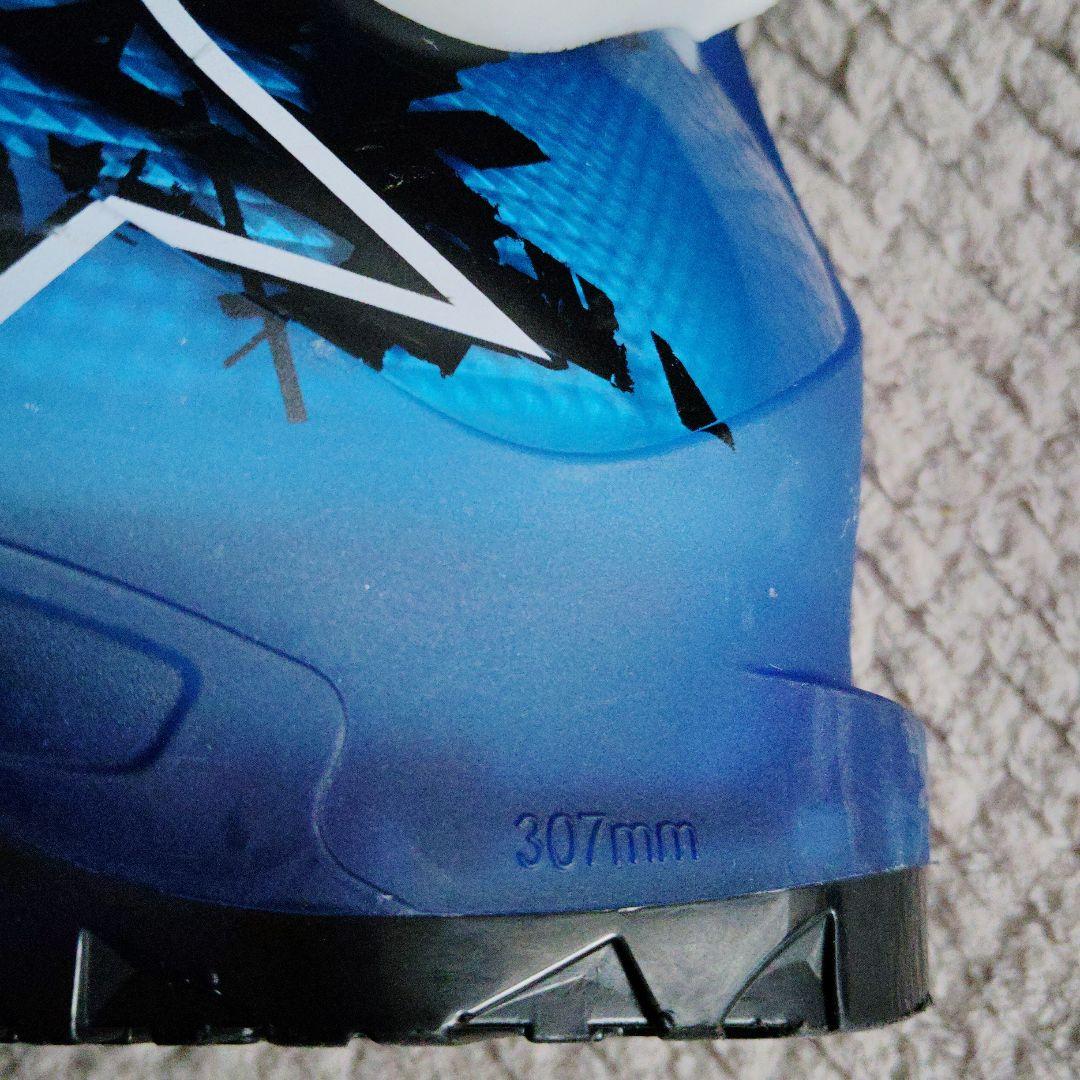 スキー用ブーツ(青と白)