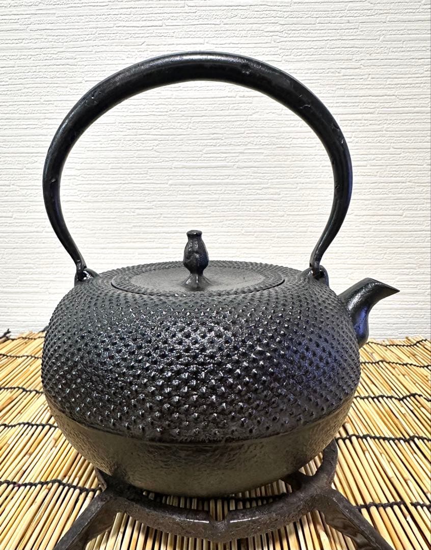 美品　南部伝統工芸士 及川寛治作真作保証１５型姥口アラレ　伊藤 みよこ様売約済み