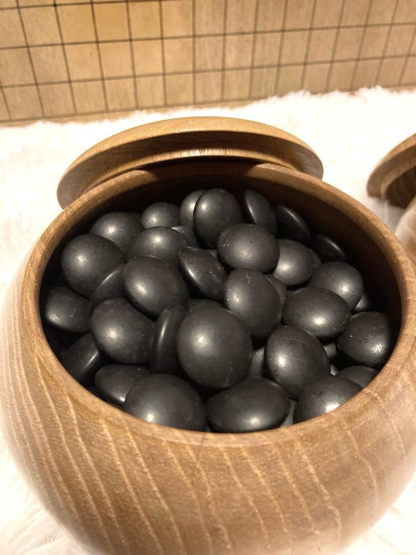 日向特製蛤碁石 雪印 37号 本那智黒 本蛤碁石 白179個 黒182個碁笥