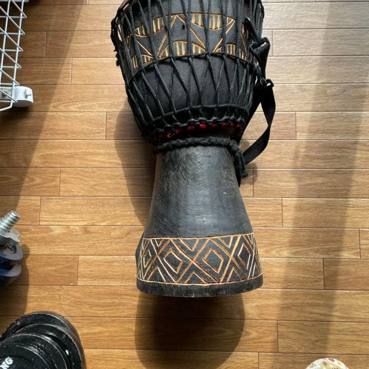 ジャンベ　完全ハンドメイド　機械削りなし　超希少