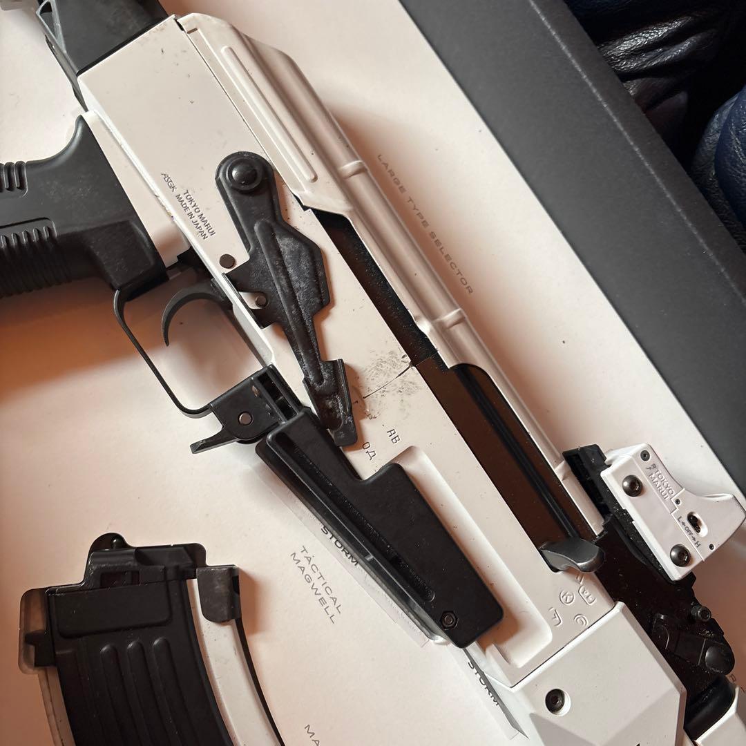 東京マルイ次世代電動ガン　ホワイトストーム　リフレックスサイト付き