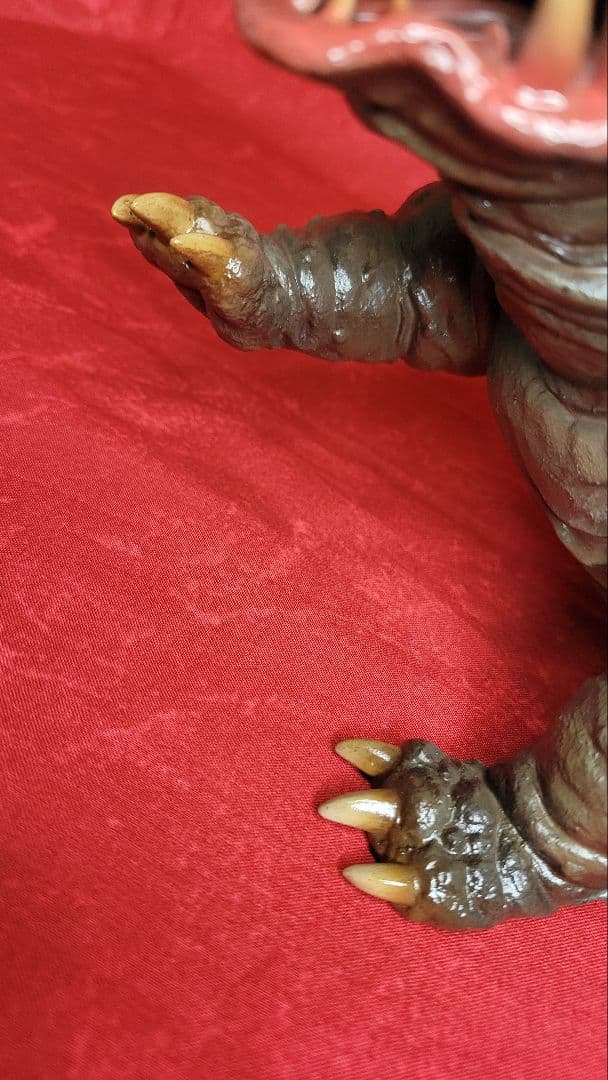 ビリケン商会ソフビキット完成品　透明怪獣ネロンガガレージキット完成品ウルトラマン