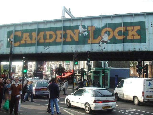 アンティーク 置き時計　イギリス・ロンドンのカムデンマーケットで購入