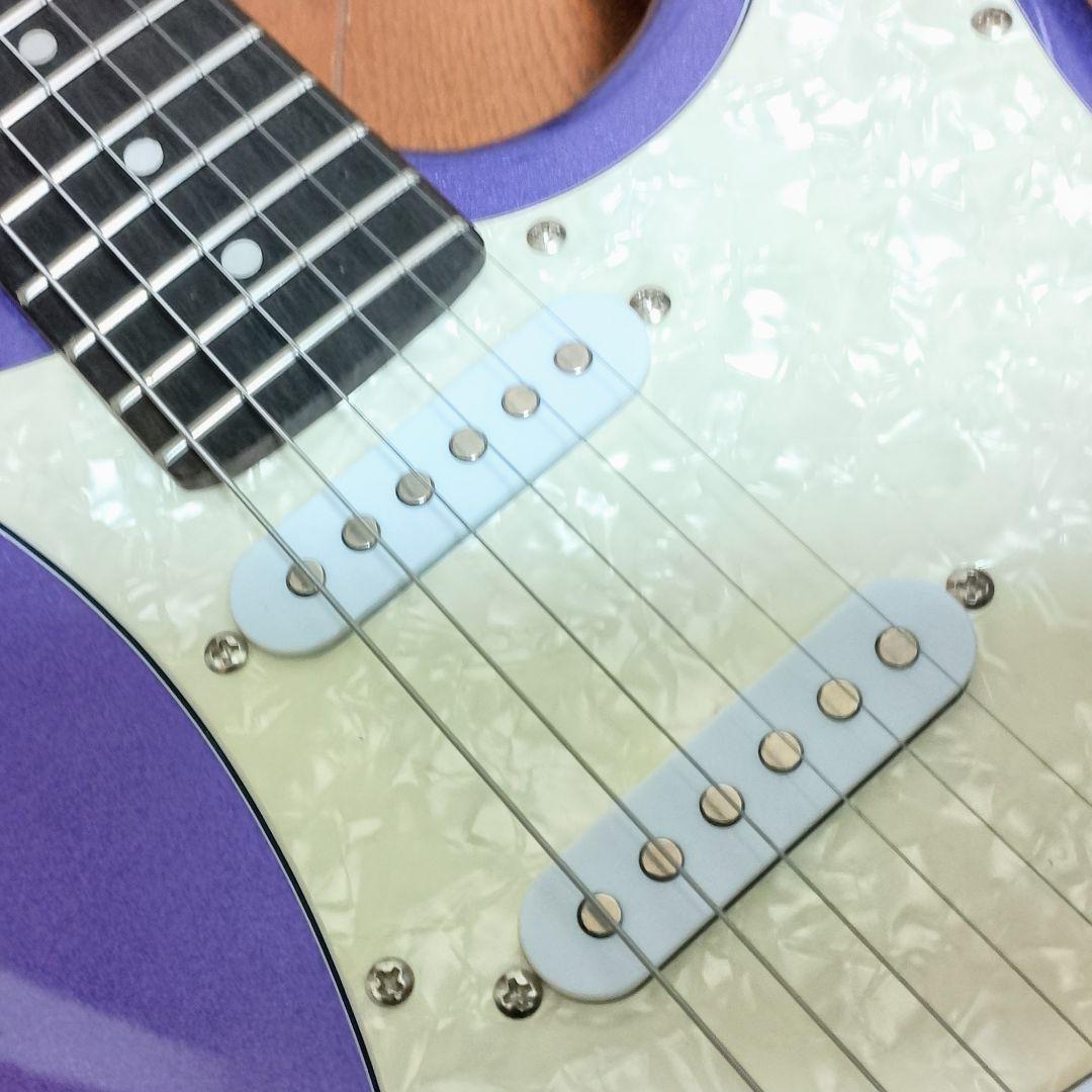 美品　Mavis　ストラトキャスタータイプ　エレキギター　メタリックパープル