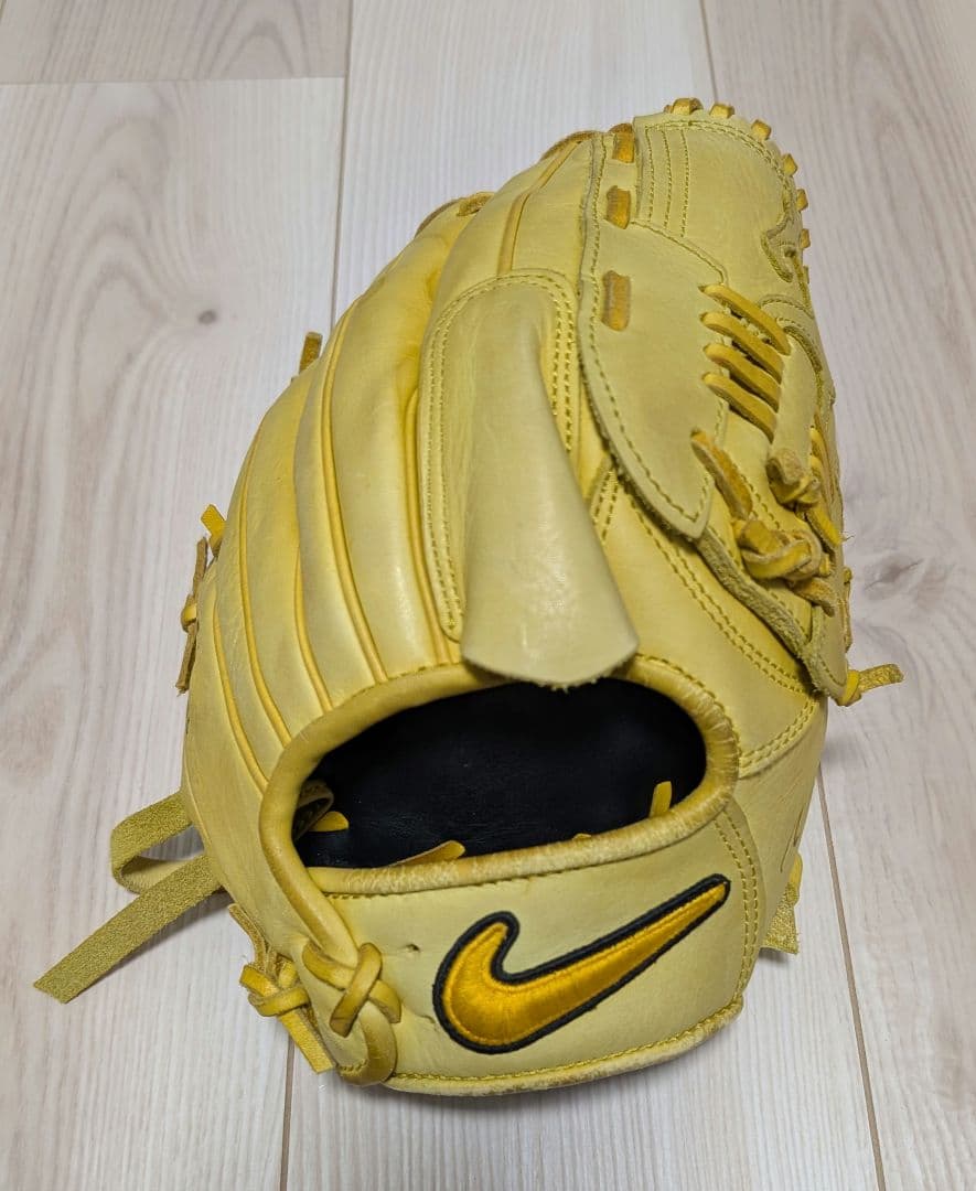 Nike 軟式グローブ イエロー Signature Model　シグネチャー