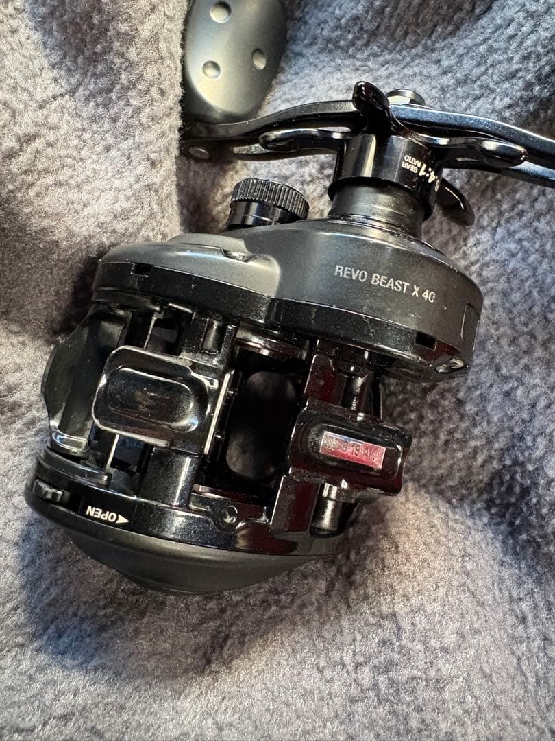 ABUアブガルシアREVO ビーストX40ギヤ比6.4:1