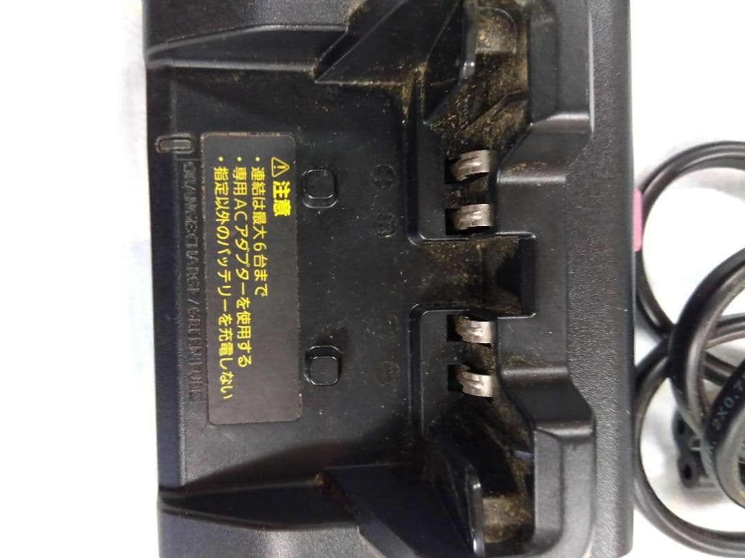 バッテリーは、付属しません。ICOM デジタルトランシーバーセット