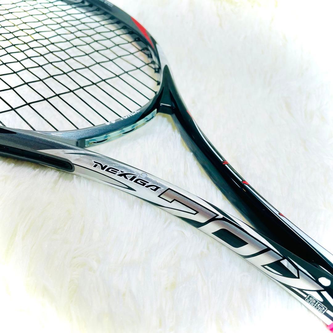 美品　YONEX NEXIGA 70V LIMITED EDISION