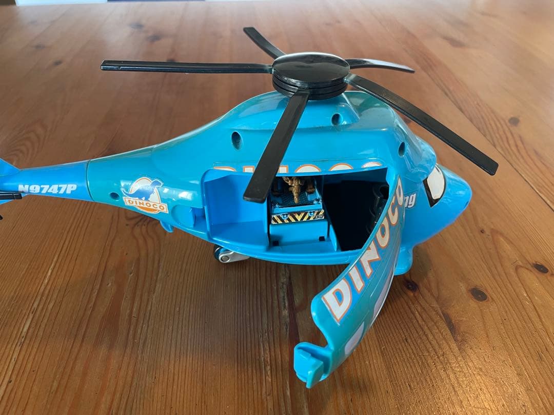 マテル カーズ 大きなダイナコヘリコプター Dinocoメーター付 ディズニー