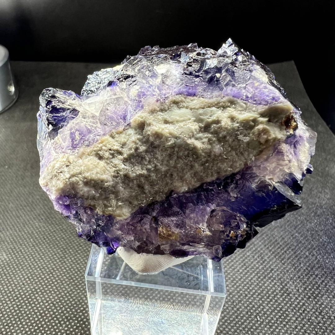 内モンゴル産　濃紺フローライト　セミキャビネットサイズ