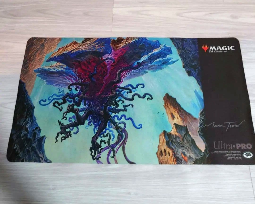 MTG サイン入り ウルトラプロ 引き裂かれし永劫、エムラクール プレイマット