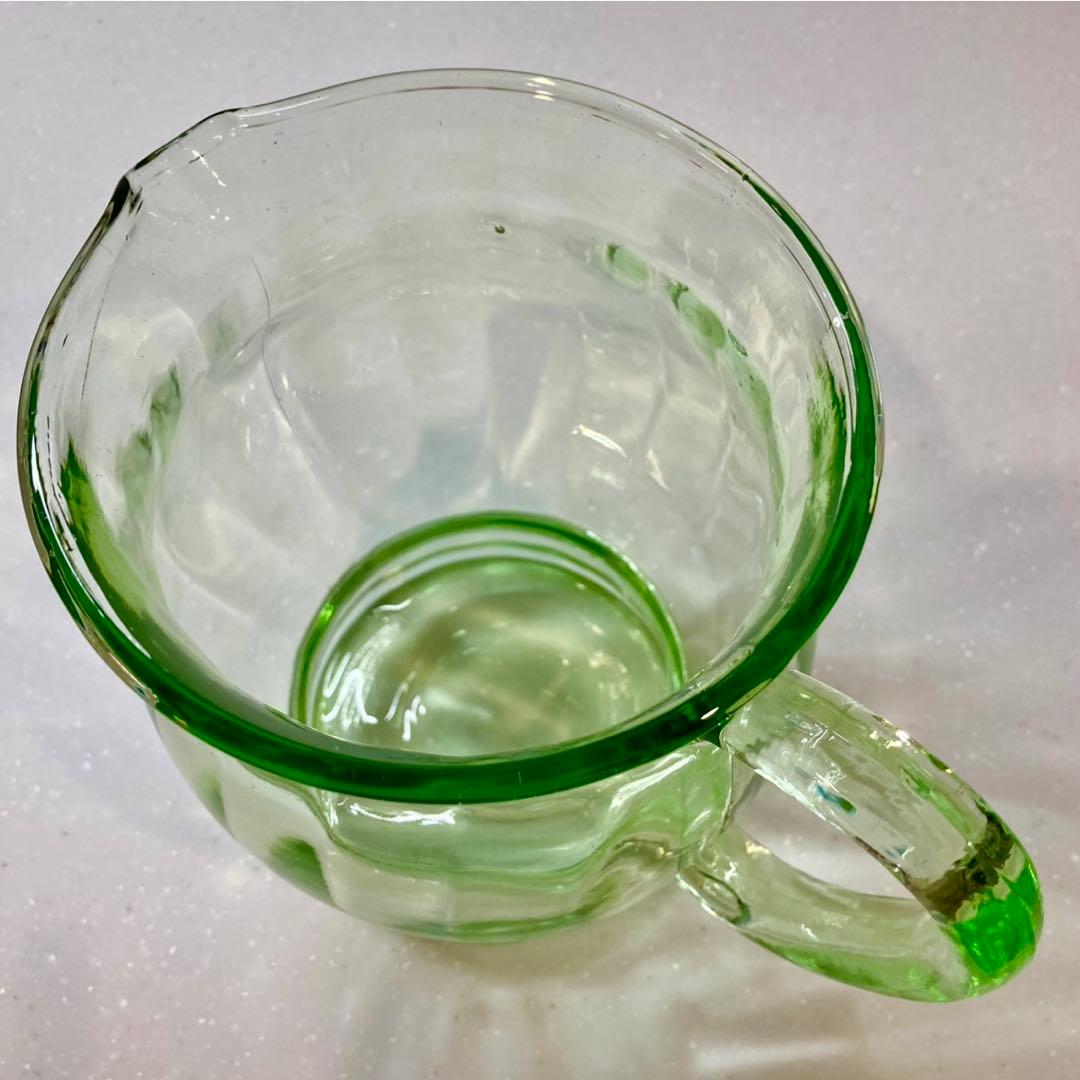 ヴィンテージ　ウランガラス　グリーン　ジャグ ／ ピッチャー