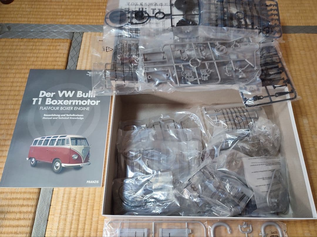 FRANZIS フランジス　１/４スケール　VW４気筒水平対向エンジンプラモデル