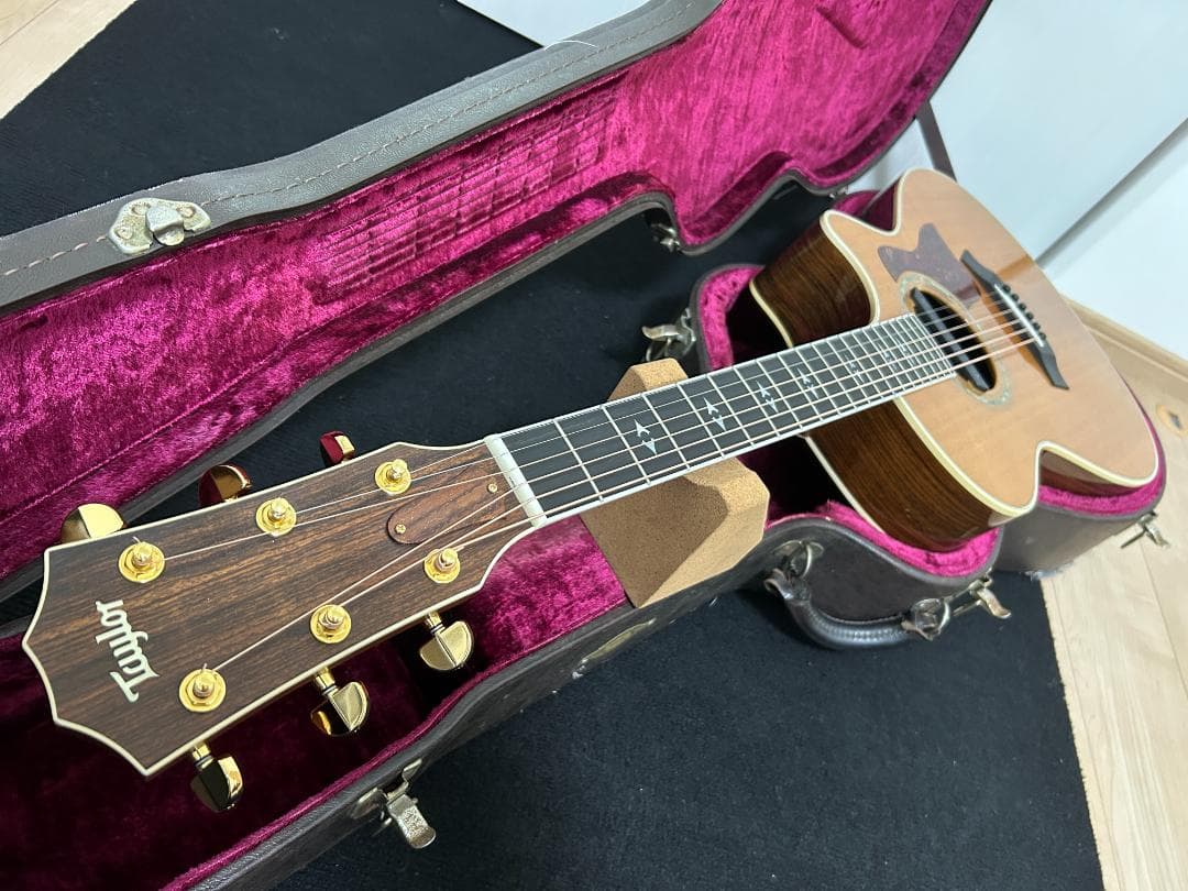 Taylor アコースティックギター ハードケース付 FISHMAN GOTOH