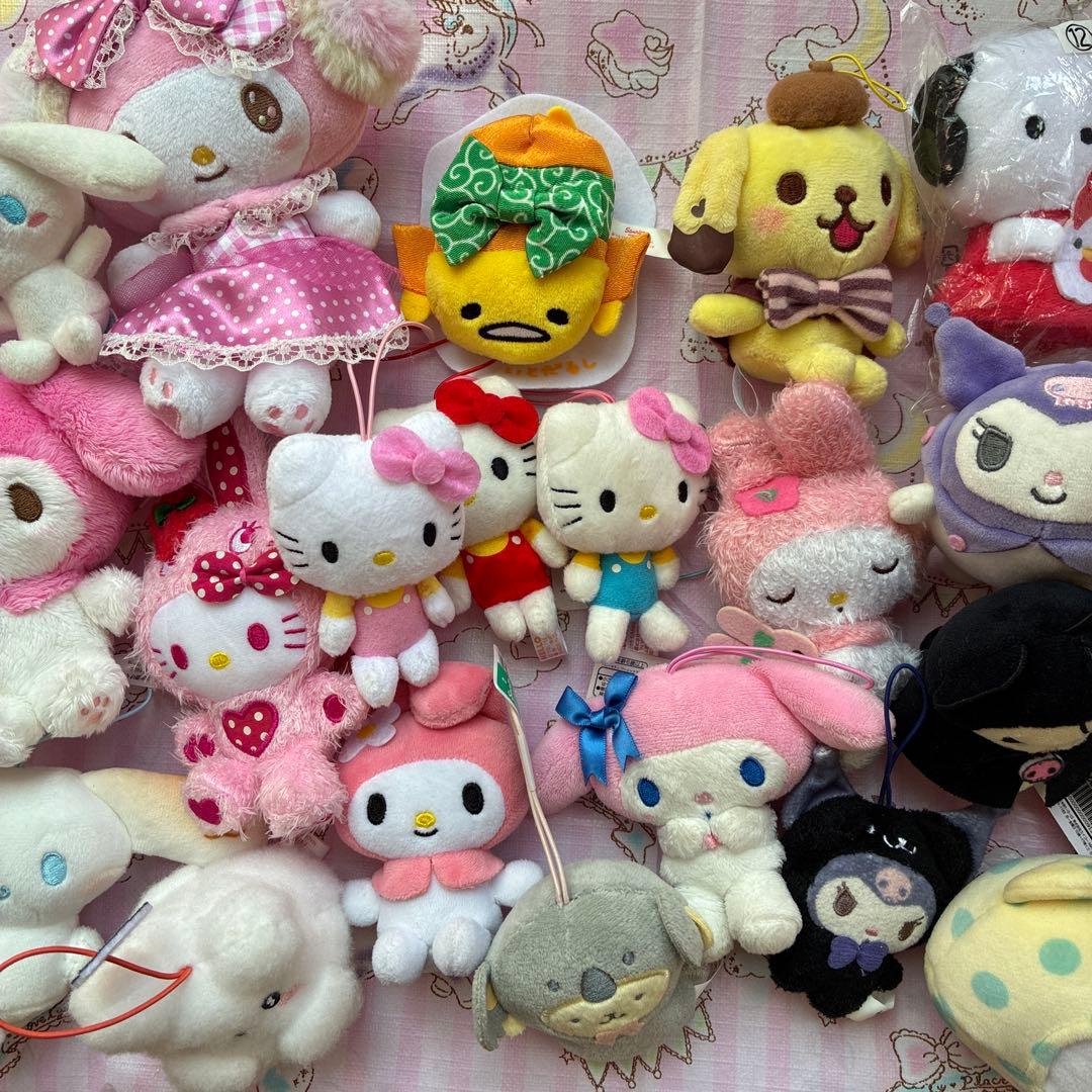 サンリオ　キャラクター　ハローキティ　クロミなど　ぬいぐるみ　おまとめ売り