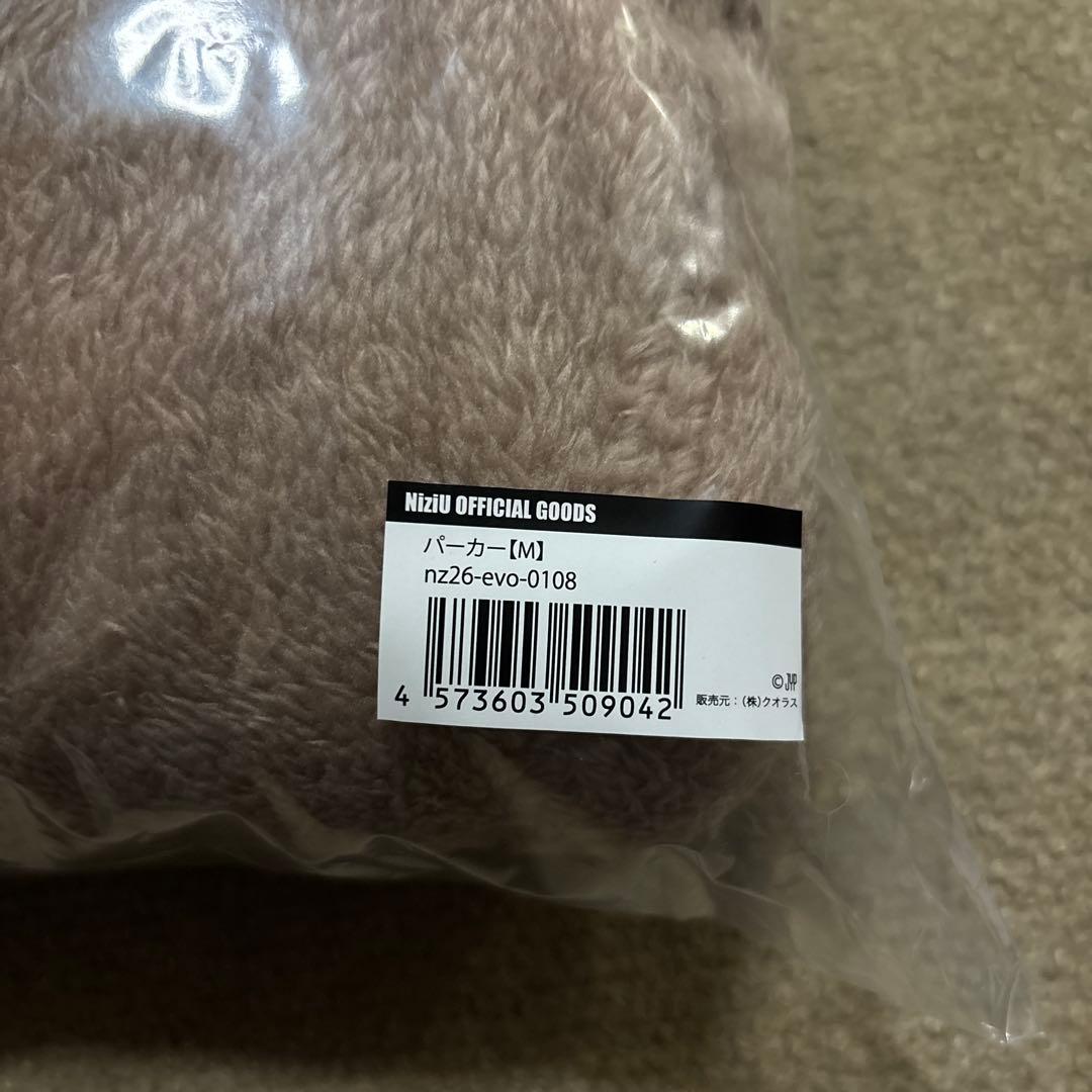 NiziU パーカー Mサイズ NiziU “NEW EvoNUtion”