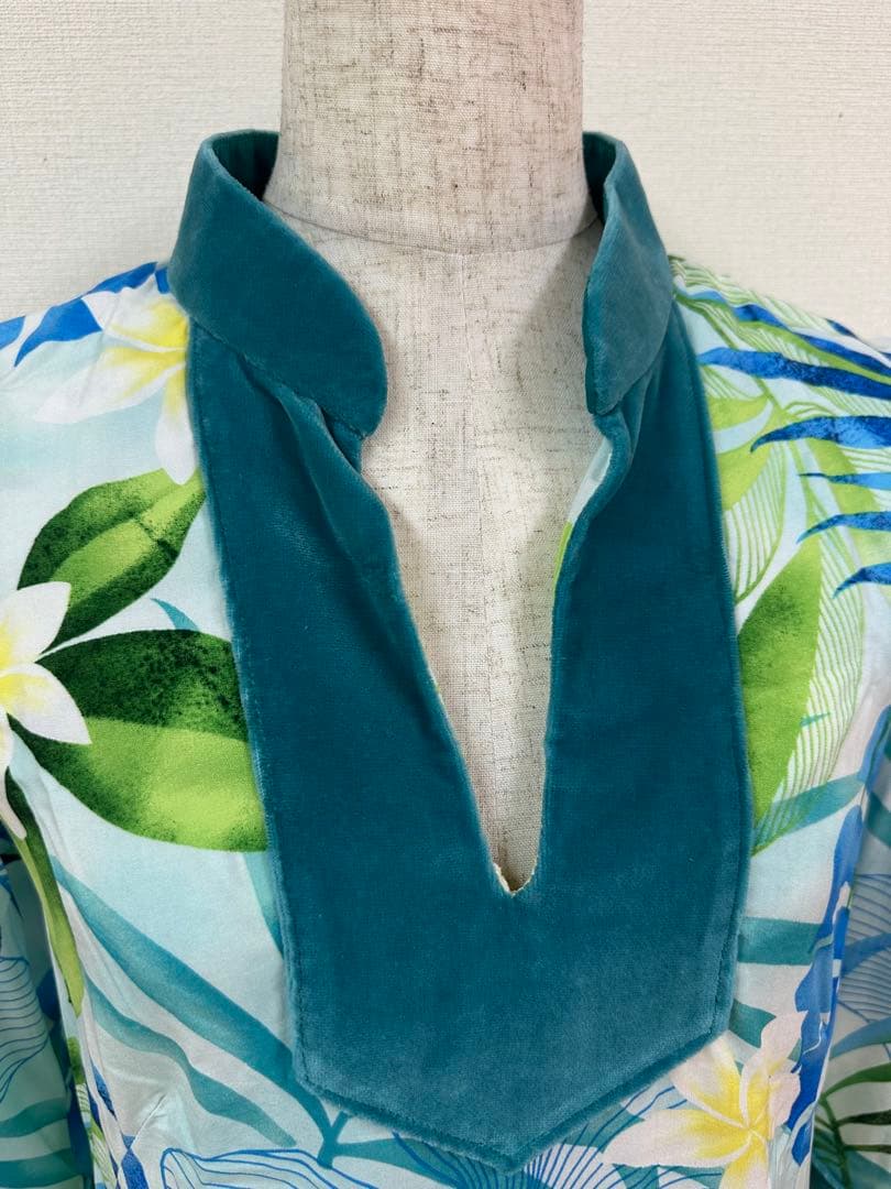 プリンセス・カイウラニ　ムウムウ 花柄 青緑