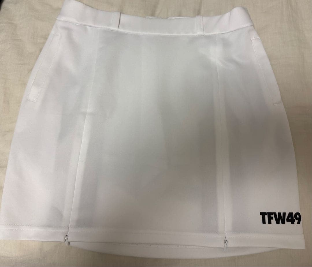 TFW49 ホワイト スカート スリット付き