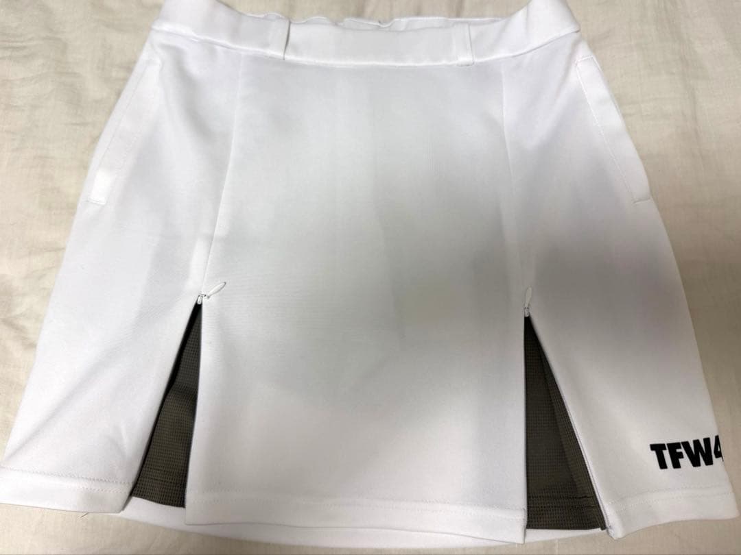 TFW49 ホワイト スカート スリット付き