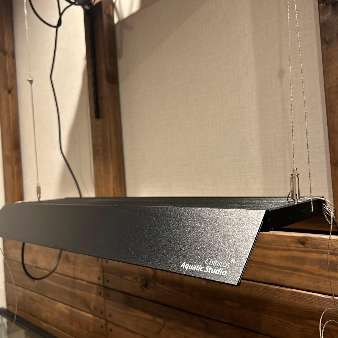 Chihiros WRGB60II シェード付き