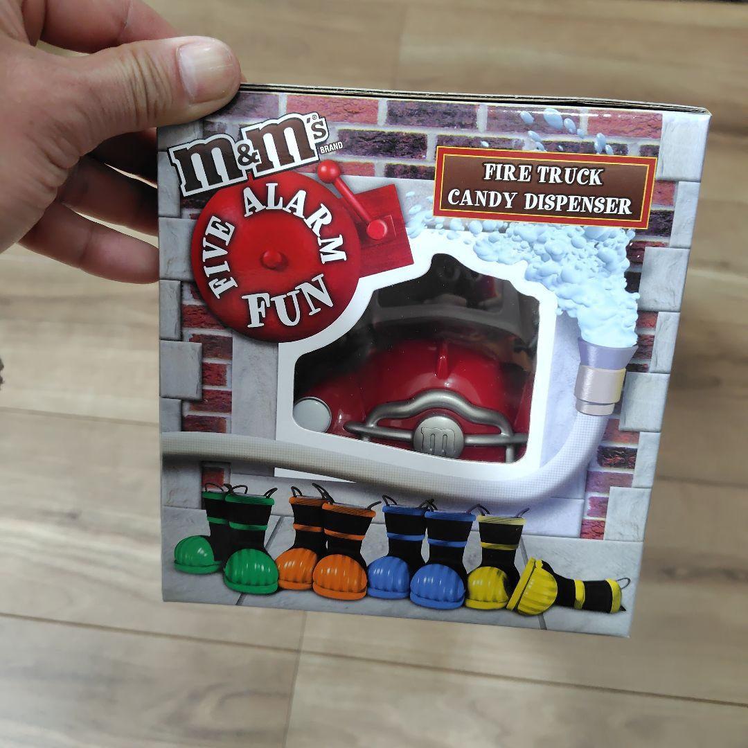 限定品 m&m's 消防車フィギュア ファイヤーマントラック　エムアンドエム