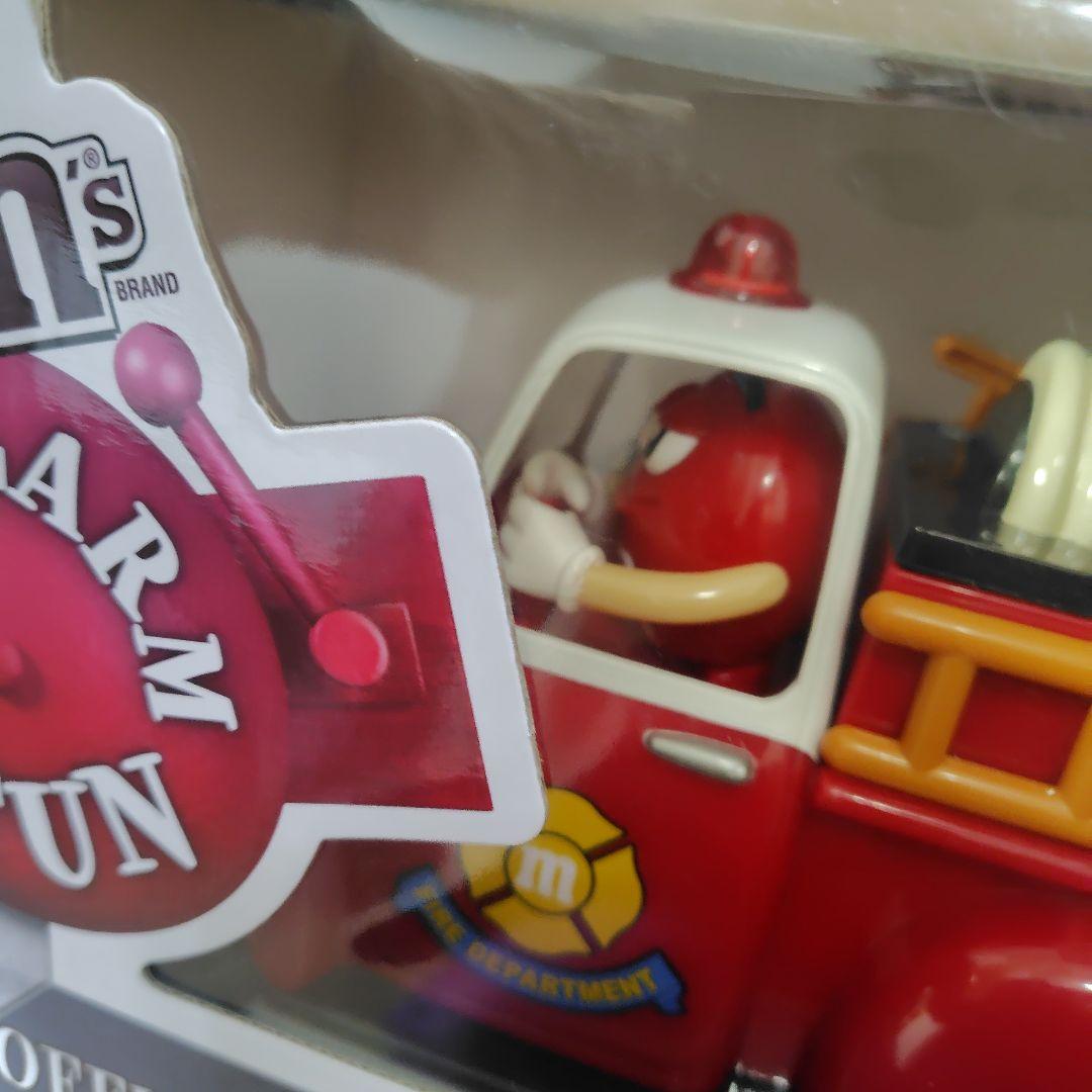 限定品 m&m's 消防車フィギュア ファイヤーマントラック　エムアンドエム