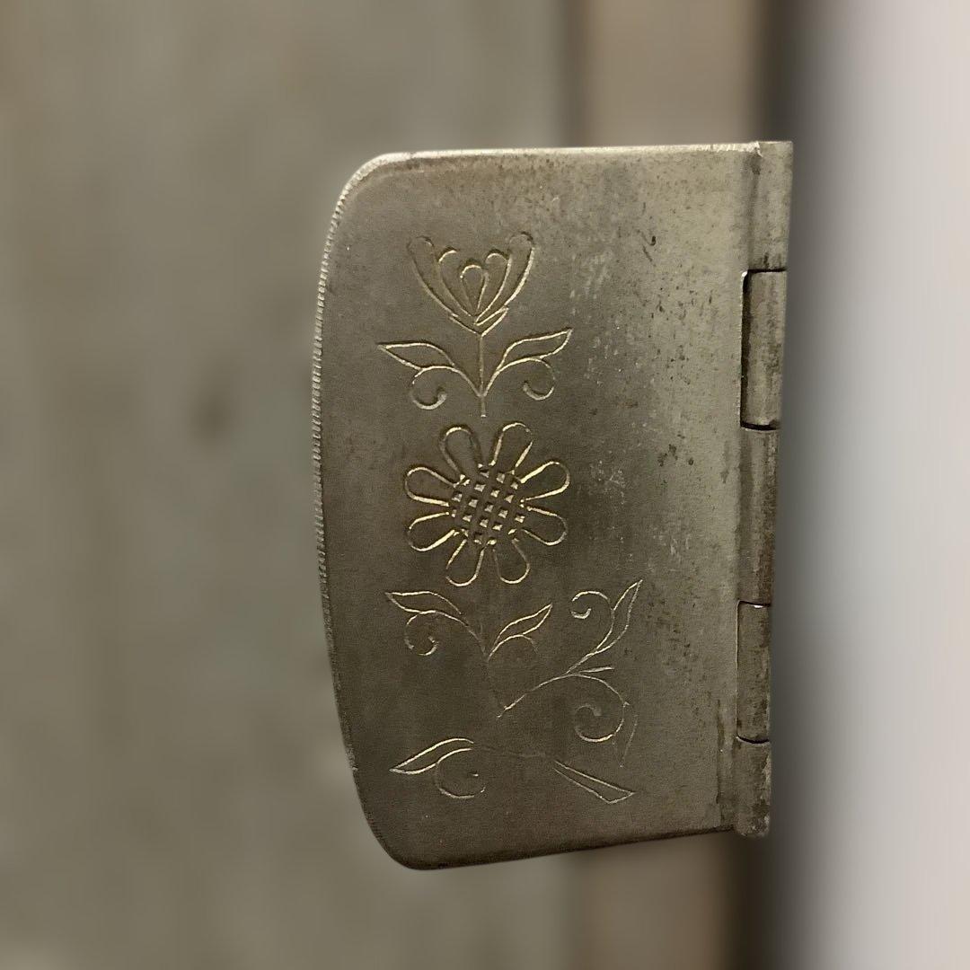 昭和レトロ　箪笥　タンス　ヴィンテージ　アンティーク　時代物　彫刻