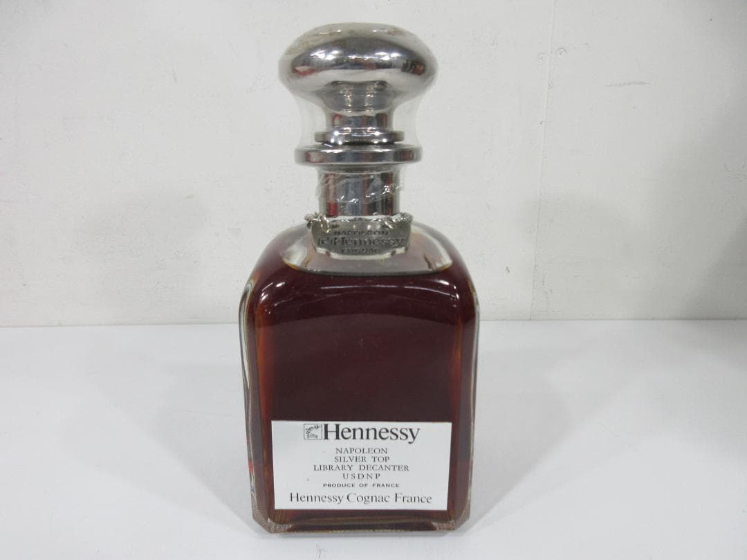 Hennessy Napoleon コニャック シルバートップ700ml,40%