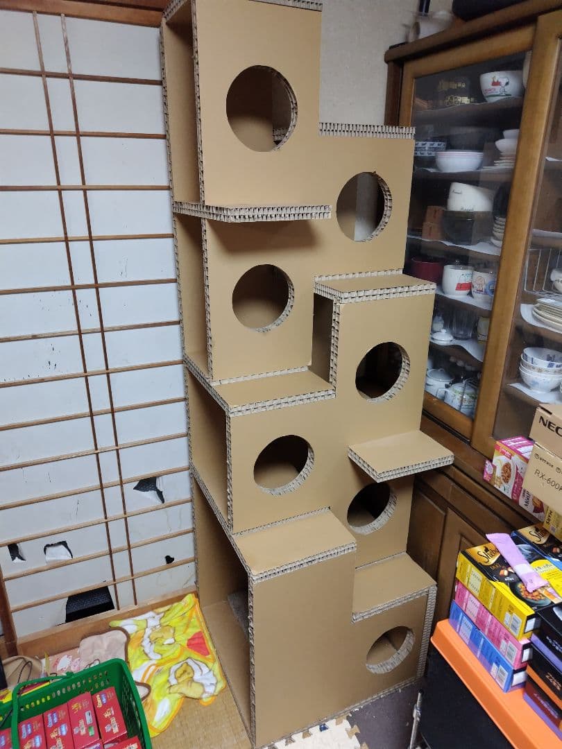 段ボール製キャットタワー 　ニャンぐるタワー
