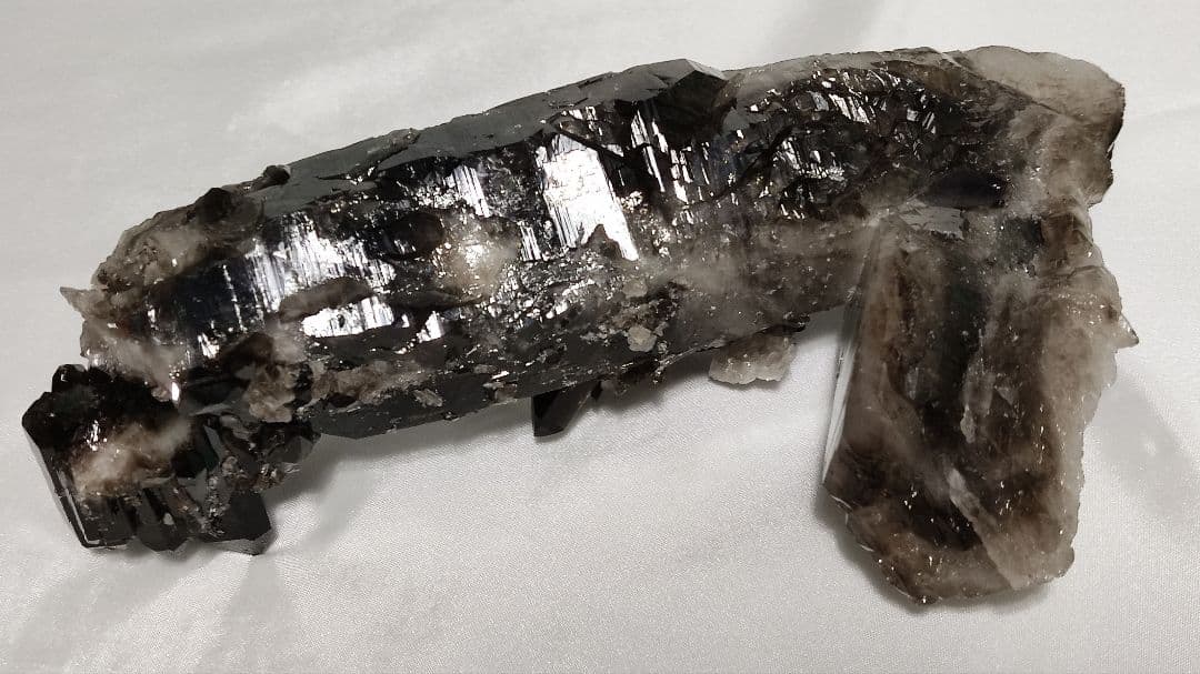 希少！パワーストーン　天然石　原石　モリオン(黒水晶)　711g　No.996