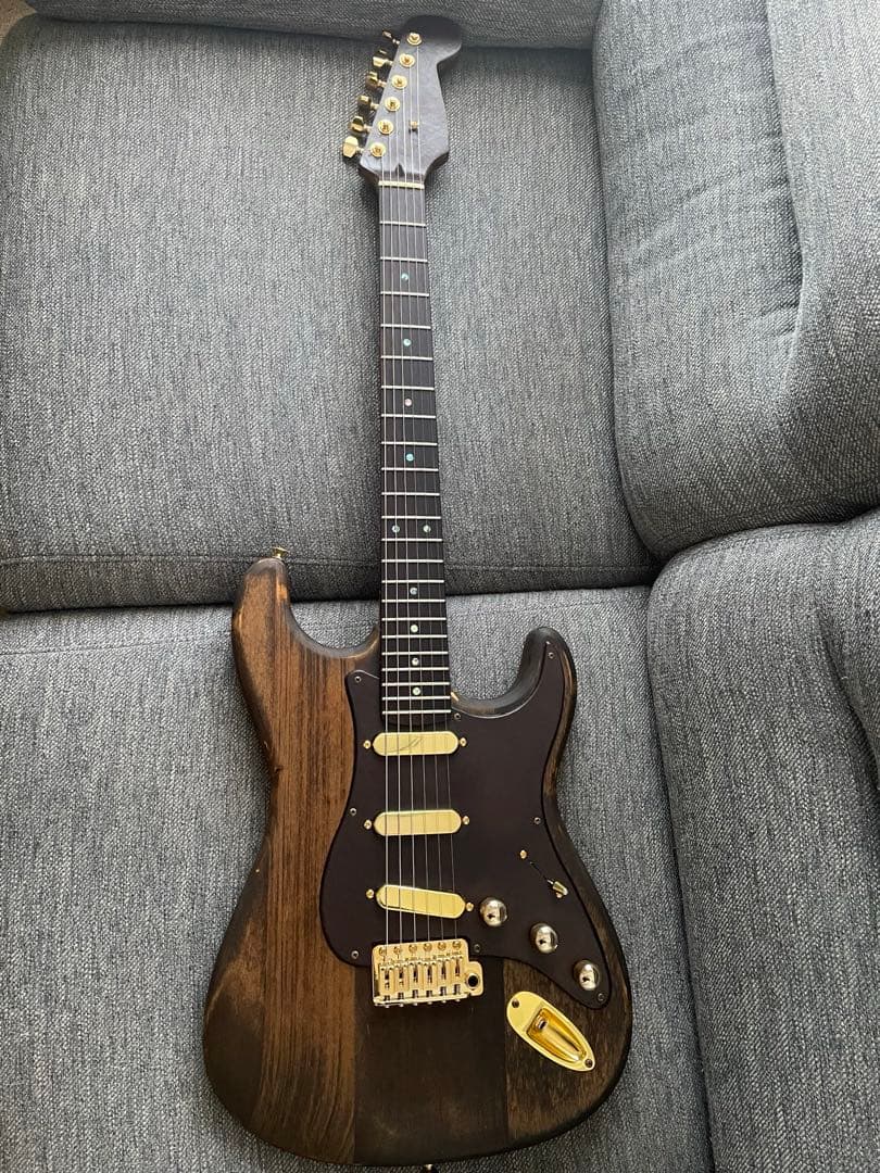 ろ*ど様 ハンドメイド ストラトキャスター オイルフィニッシュ