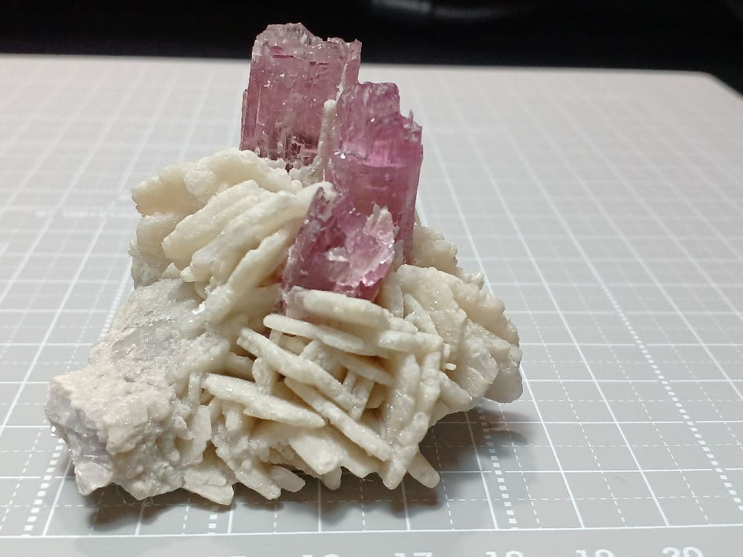 GG　ピンクトルマリン　原石　鉱物標本