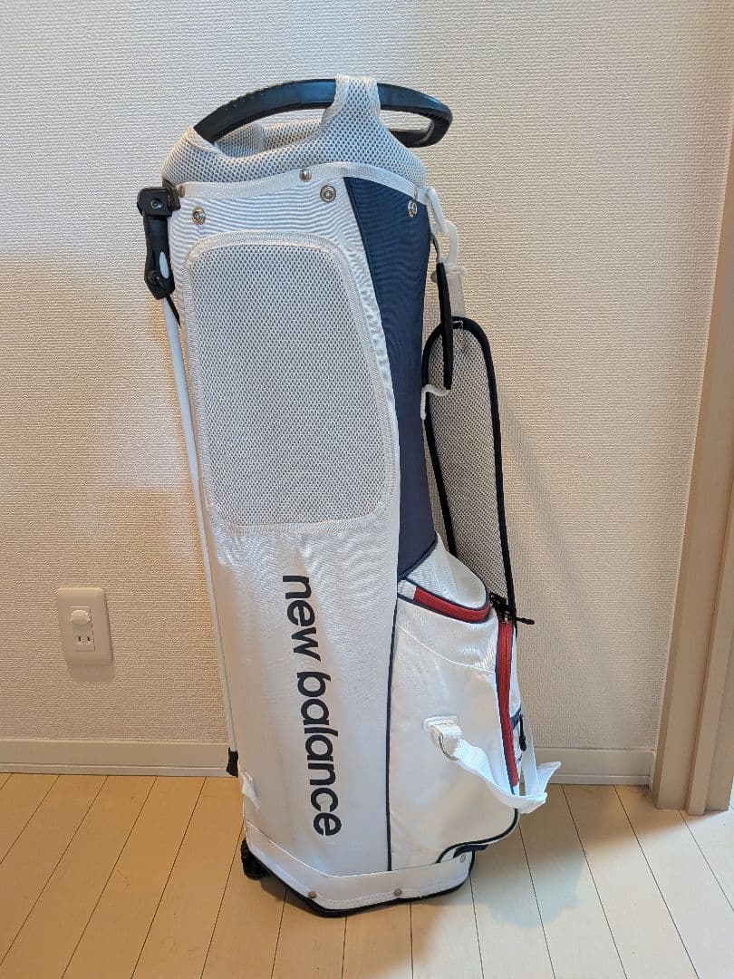 ニューバランススタンドバッグ　フード無し