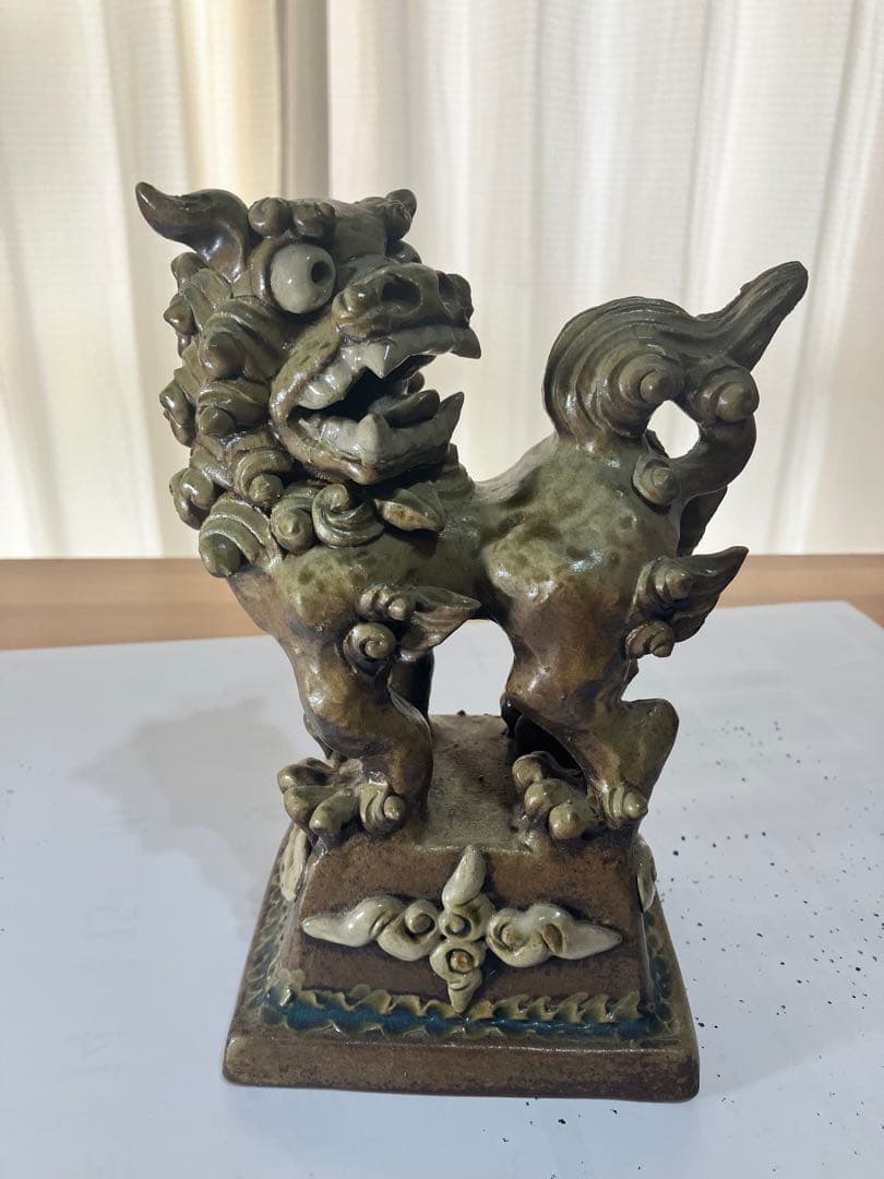 沖縄　琉球　壺屋焼　新里勇人作 台付シーサー ヤチムン　やちむん